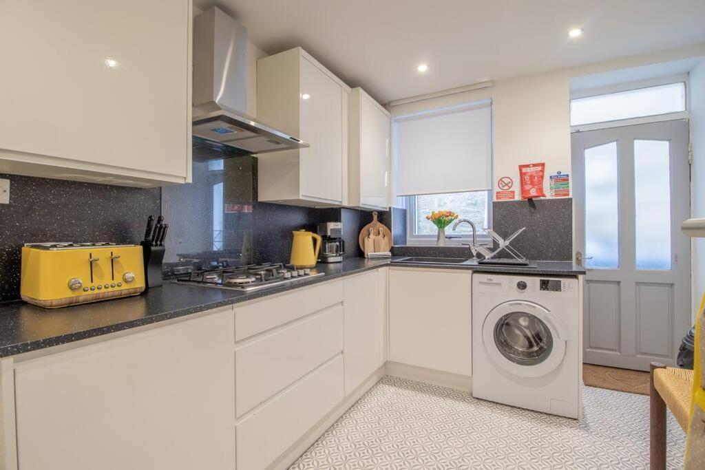 Henry Bell - Cosy 2-bedroom Apartment Helensburgh